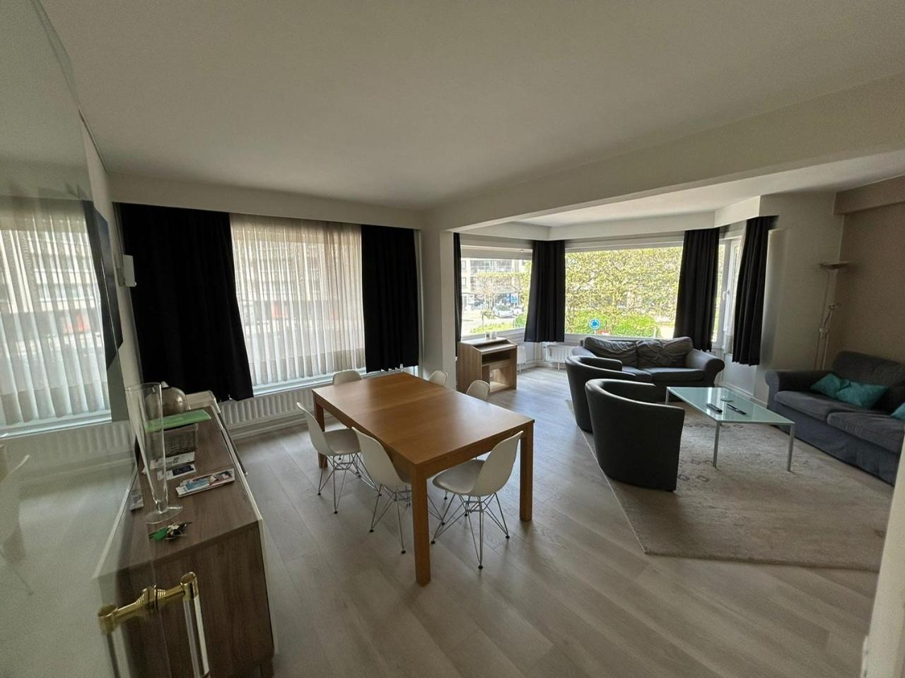 3 Bedroom Apartment Nearby The Sea Остенде Екстериор снимка
