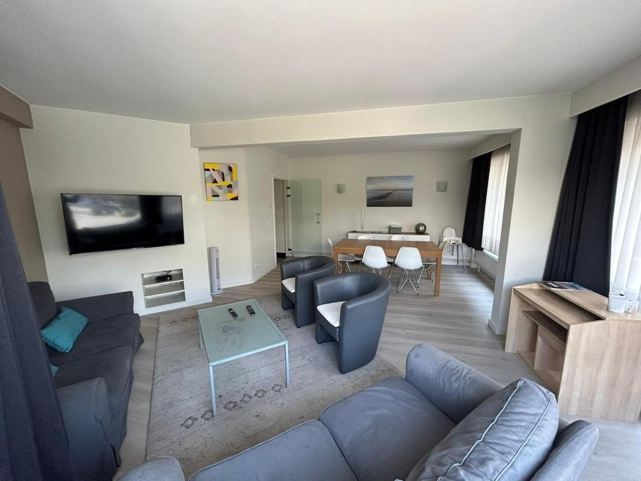 3 Bedroom Apartment Nearby The Sea Остенде Екстериор снимка