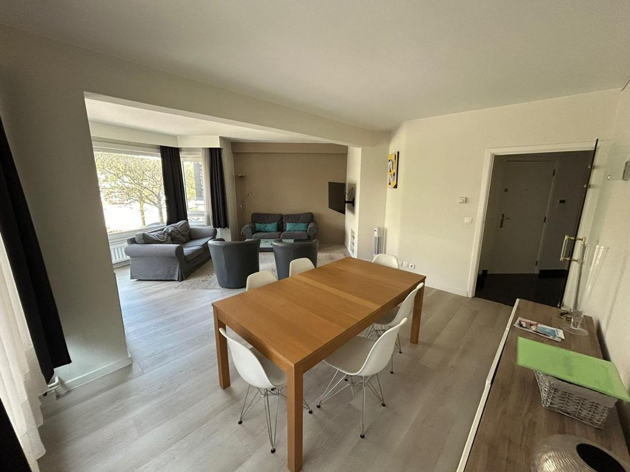 3 Bedroom Apartment Nearby The Sea Остенде Екстериор снимка