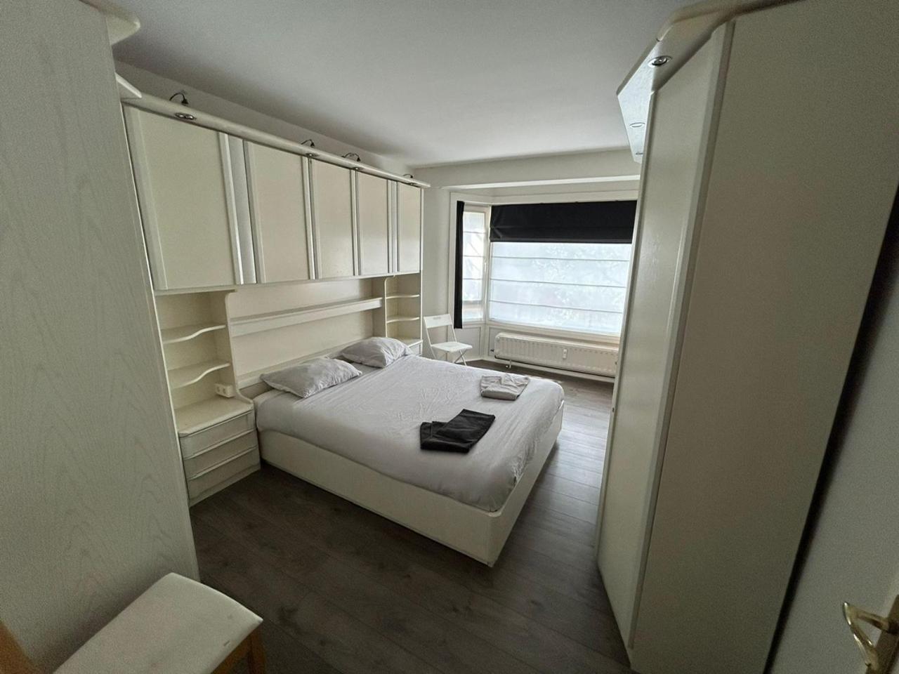 3 Bedroom Apartment Nearby The Sea Остенде Екстериор снимка