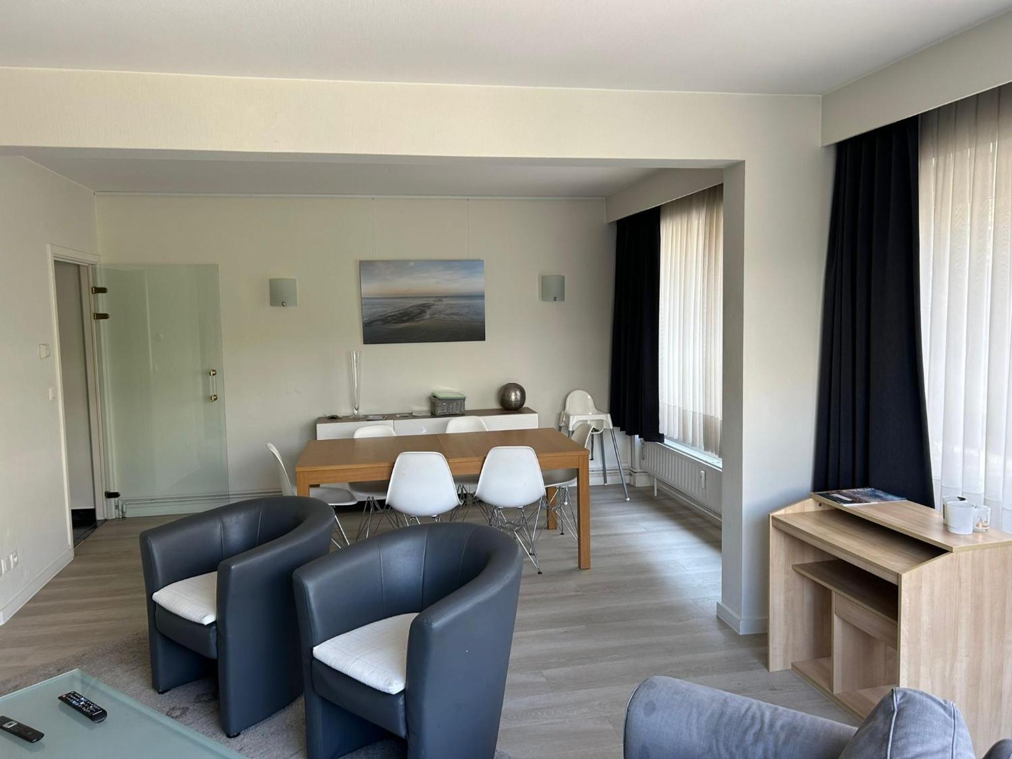 3 Bedroom Apartment Nearby The Sea Остенде Екстериор снимка